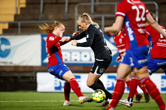 Vittsjös Ebba Wieder och Göteborgs Stina Blackstenius