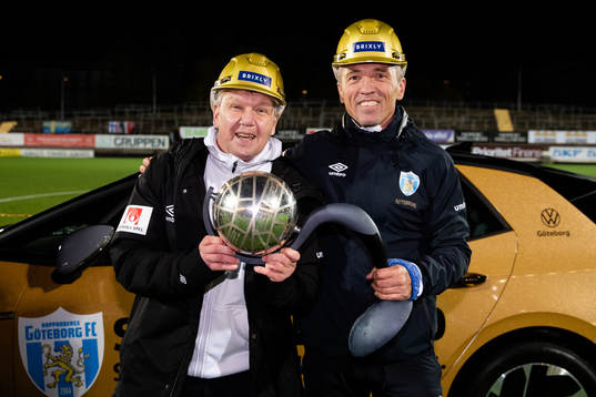 Göteborgs tränare Jörgen Ericsson och Mats Gren jublar