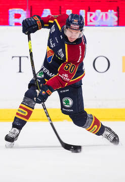 Djurgårdens Tobias Ekberg med ett skott