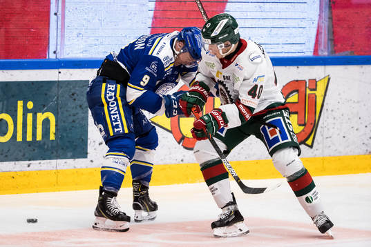 Leksands Patrik Zackrisson och Frölundas Joel Mustonen