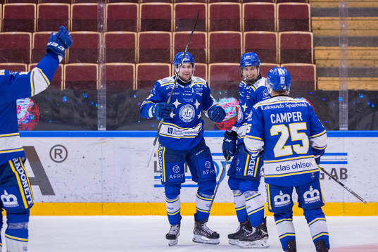 Leksands Jonas Ahnelöv jublar med Peter Cehlarik