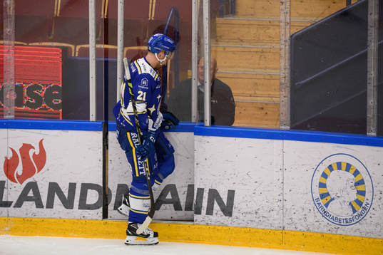 Leksands Mattias Ritola lämnar isen
