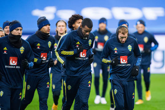 Victor Nilsson Lindelöf, Robin Quaison, Alexander Isak and