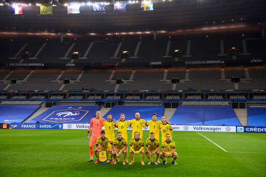 The starting eleven of Sweden pose for a team photo