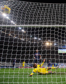 Robin Quaison of Sweden scores the 3-2 goal