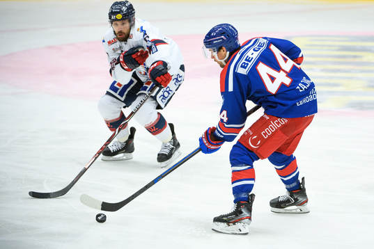 Linköpings Jonas Holös och Oskarshamns Nolan Zajac
