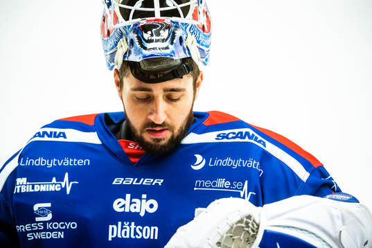Oskarshamns målvakt Joe Cannata deppar