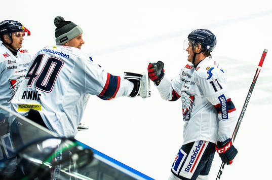 Linköpings Henrik Törnqvist jublar