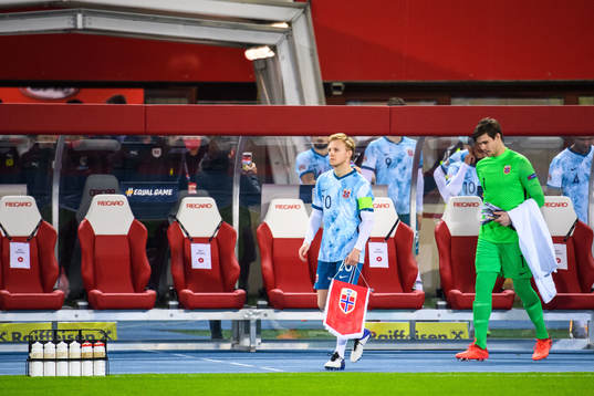 Mats Møller Dæhli and goalkeeper Per Kristian Bråtveit