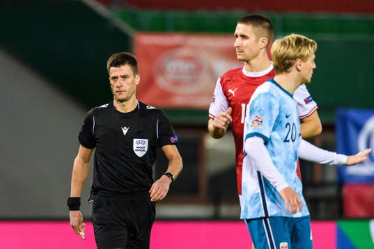 Referee Benoit Bastien