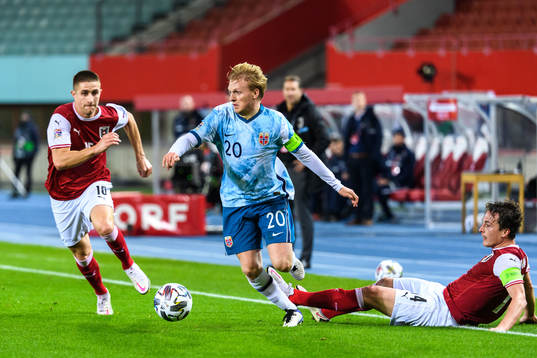 Mats Møller Dæhli of Norway against Louis Schaub and