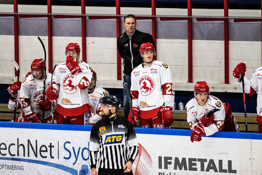 Trojas assisterande tränare Johan Benker