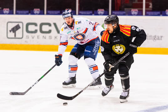 Växjös Martin Lundberg och Brynäs Jaedon Descheneau