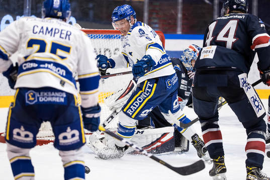 Leksands Patrik Zackrisson oroar framför Linköpings