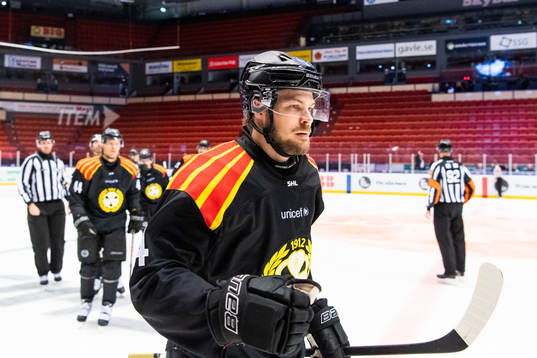 Brynäs Emil Molin jublar