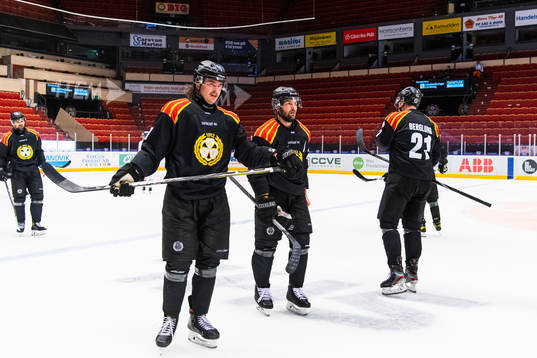 Brynäs Marcus Björk och John Nyberg deppar