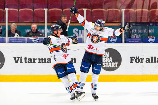 Växjös Emil Pettersson jublar