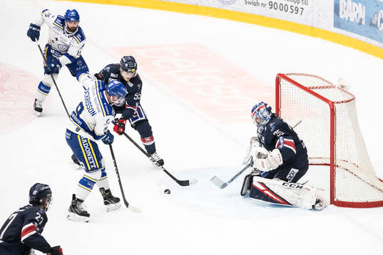 Leksands Patrik Zackrisson oroar framför Linköpings