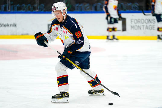 Djurgårdens Kalle Östman före ishockeymatchen i SHL
