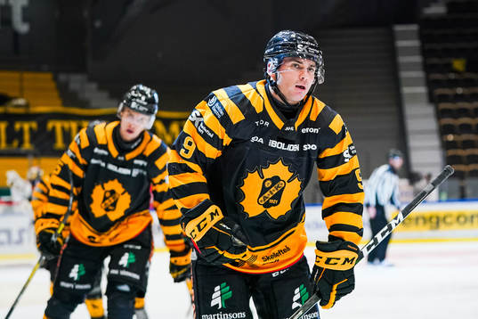 Skellefteås Darren Nowick jublar