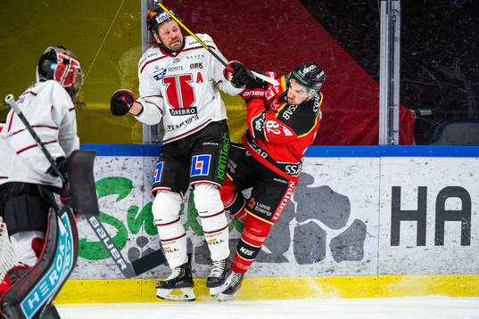 Örebros Stefan Warg och Luleås Chris Desousa