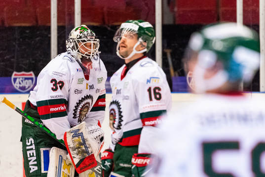 Frölundas målvakt Johan Mattsson deppar
