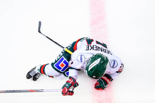 Frölundas Mats Rosseli Olsen har ont