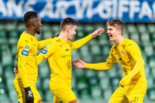 Halmstads Sadat Karim, Emil Tot Wikström (målskytt) och