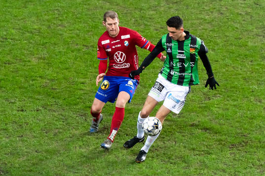 Östers Stefan Karlsson och GAIS Youssef Fayad