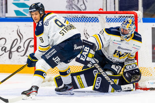 s Didrik Strömberg och målvakt Hugo Alnefelt
