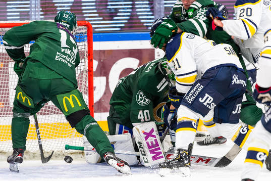 s Christian Sandberg och Färjestads målvakt Henrik