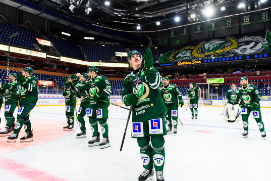 Färjestads Sebastian Erixon jublar med lagkamrater