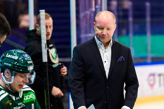 s assisterande tränare Jonas Holmström