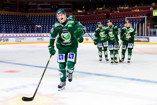Färjestads Adam Ginning jublar