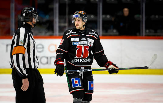Domare Morgan Johansson och Örebros Mathias Bromé