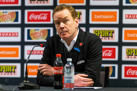 Örebros tränare Niklas Eriksson på presskonferensen