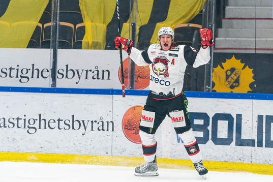 Malmö Redhawks Emil Sylvegård jublar