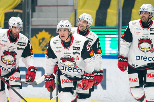 Malmö Redhawks Emil Sylvegård jublar