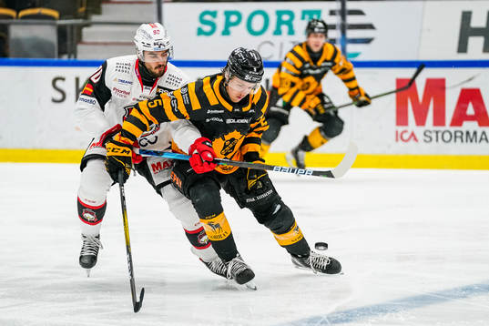 Skellefteås Philip Broberg och Malmö Redhawks Joe Veleno