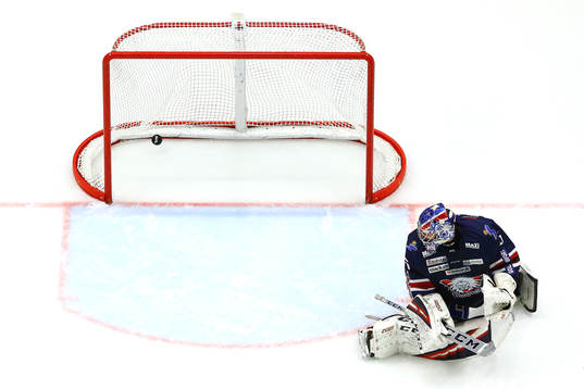<ll35<ser pucken i målet