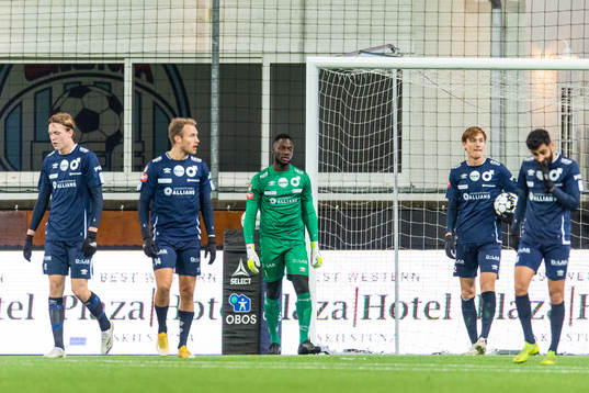 Degerfors målvakt Ismael Diawara deppar