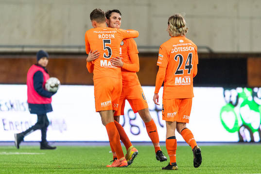 AFC Eskilstunas spelare jublar