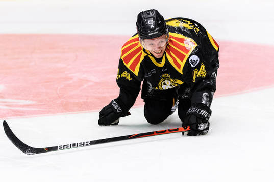 Brynäs Nicklas Danielsson har ont