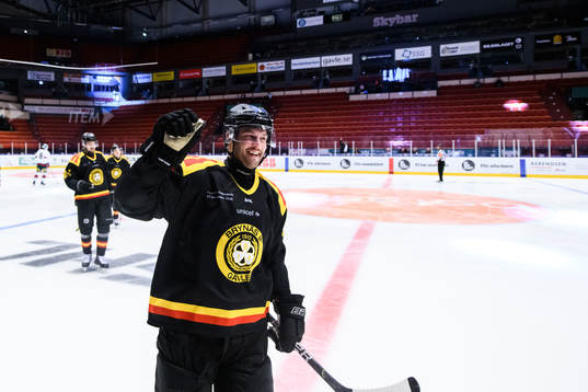 Brynäs Niclas Andersén jublar