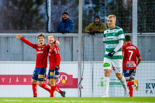 Örgrytes Daniel Paulsson, målskytt och Örgrytes Adam