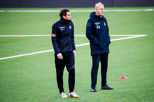 Örgrytes assisterande tränare Johan Elmander och tränare