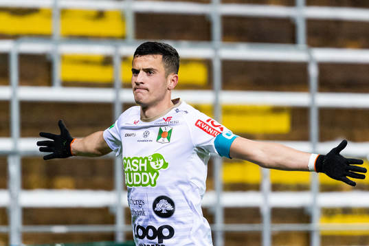 Varbergs Astrit Selmani jublar