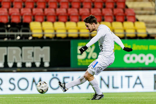 Varbergs Albert Ejupi gör 0-4