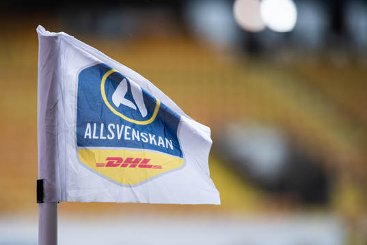Hörnflagga med Allsvenskans logga samt DHL