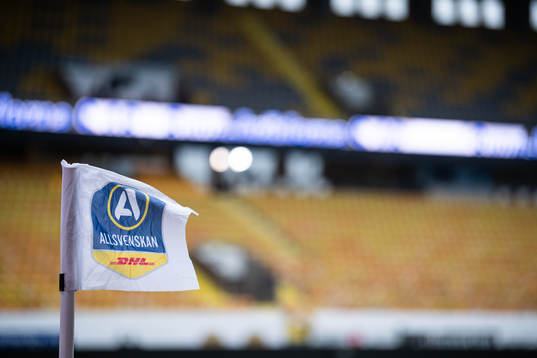 Hörnflagga med Allsvenskans logga samt DHL